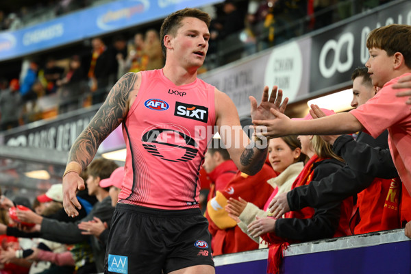 AFL 2025 Round 21 - Gold Coast v Richmond - A-61010235