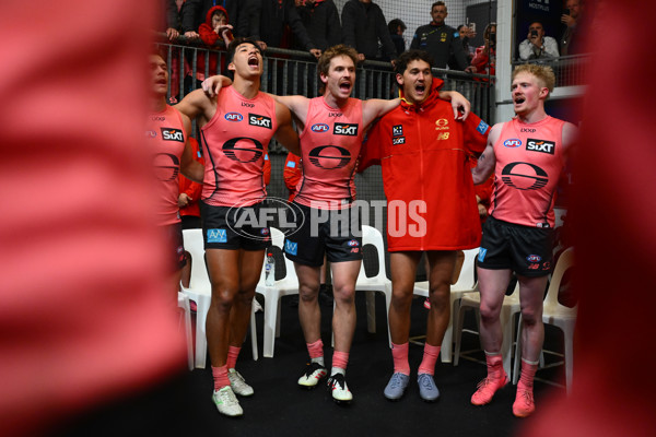 AFL 2025 Round 21 - Gold Coast v Richmond - A-61010237