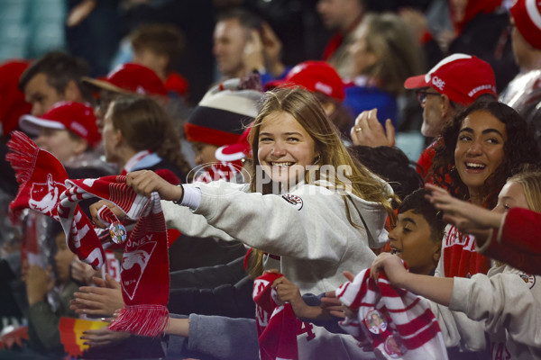 AFL 2025 Round 21 - Sydney v Essendon - A-61010241