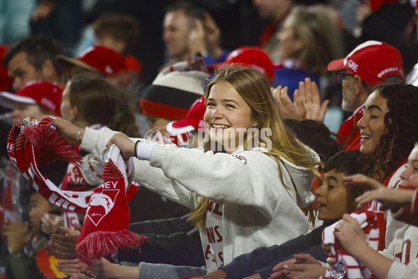 AFL 2025 Round 21 - Sydney v Essendon - A-61010243