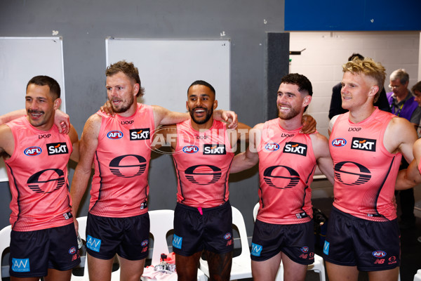 AFL 2025 Round 21 - Gold Coast v Richmond - A-61013105