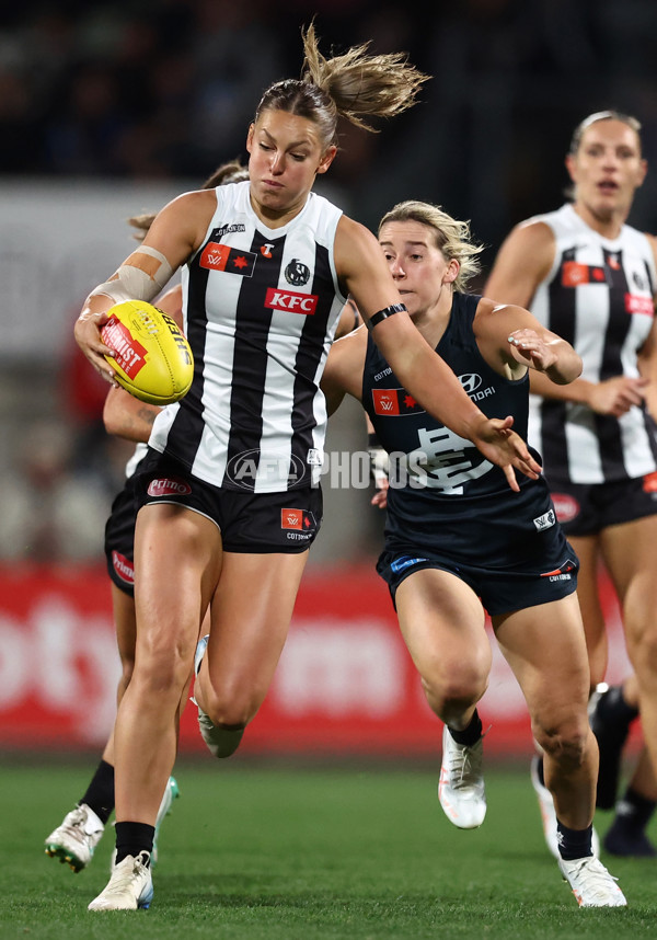 AFLW 2025 Round 01 - Carlton v Collingwood - A-61328304