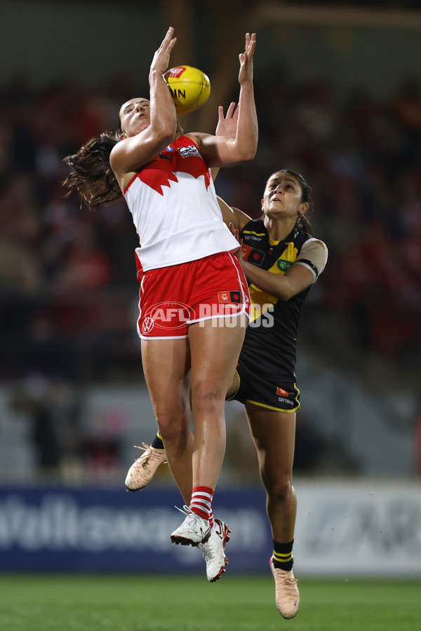 AFLW 2025 Round 01 - Sydney v Richmond - A-61374195