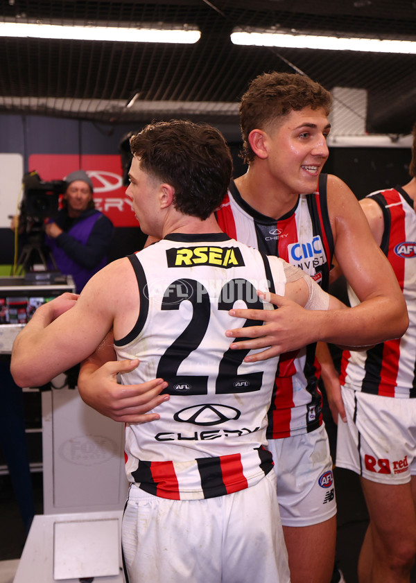 AFL 2025 Round 23 - Essendon v St Kilda - A-61386283
