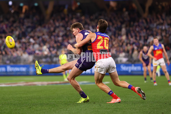 AFL 2025 Round 23 - Fremantle v Brisbane - A-61397199