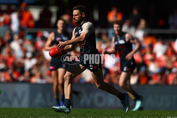 AFL 2025 Round 23 - Gold Coast v GWS - A-61410338