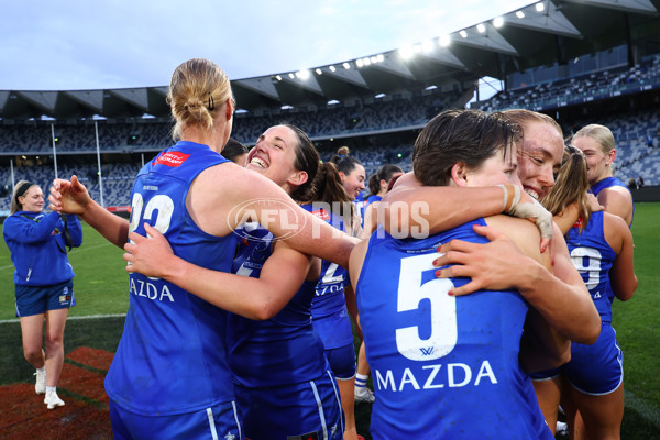 AFLW 2025 Round 01 - Geelong v North Melbourne - A-61421725