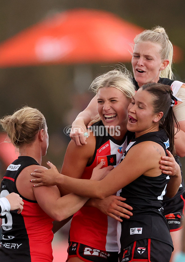 AFLW 2025 Round 01 - St Kilda v Adelaide - A-61477063
