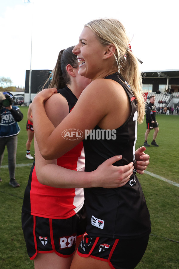 AFLW 2025 Round 01 - St Kilda v Adelaide - A-61485129