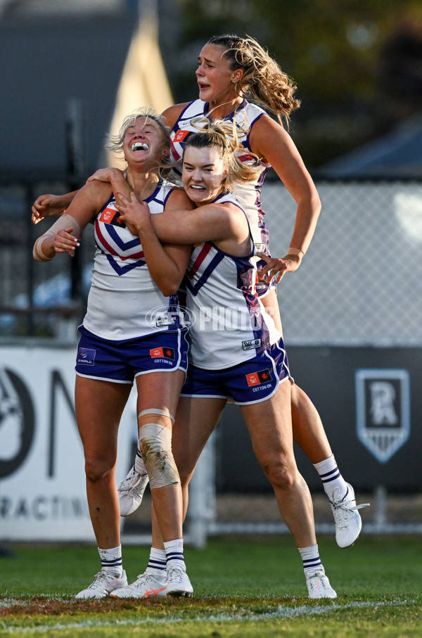AFLW 2025 Round 01 - Port Adelaide v Fremantle - A-61502868