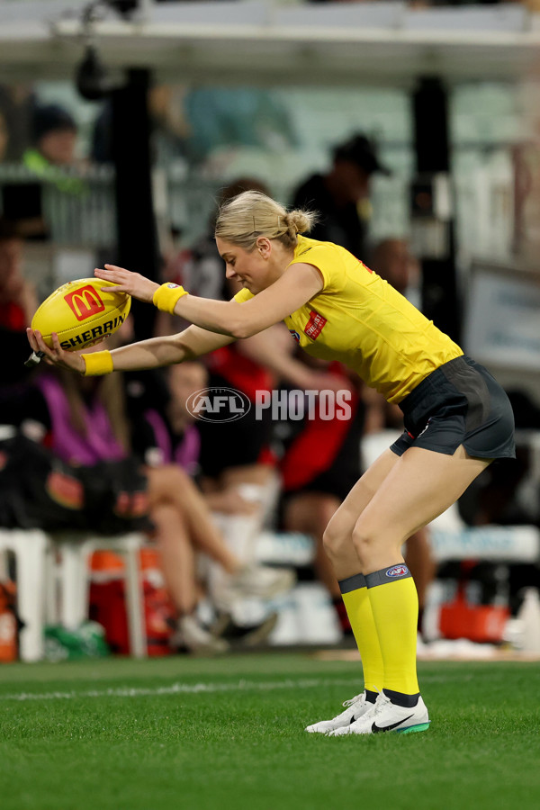 AFL 2025 Round 24 - Essendon v Carlton - A-61623209