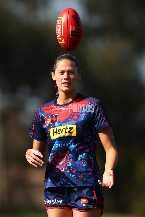 AFLW 2025 Round 02 - Melbourne v St Kilda - A-61670702