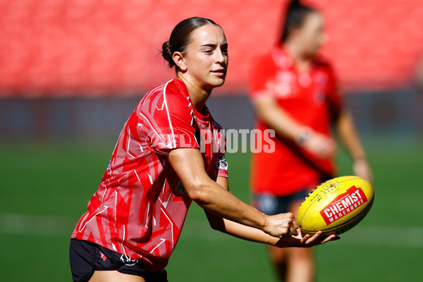 AFLW 2025 Round 02 - Gold Coast v Sydney - A-61670738