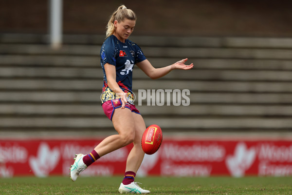 AFLW 2025 Round 02 - Fremantle v Brisbane - A-61677621