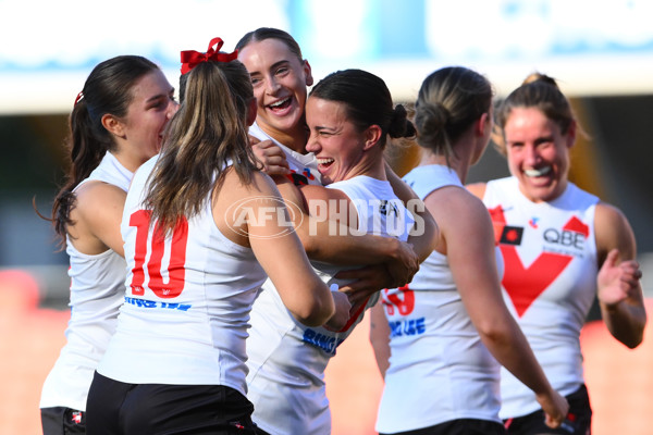 AFLW 2025 Round 02 - Gold Coast v Sydney - A-61681534