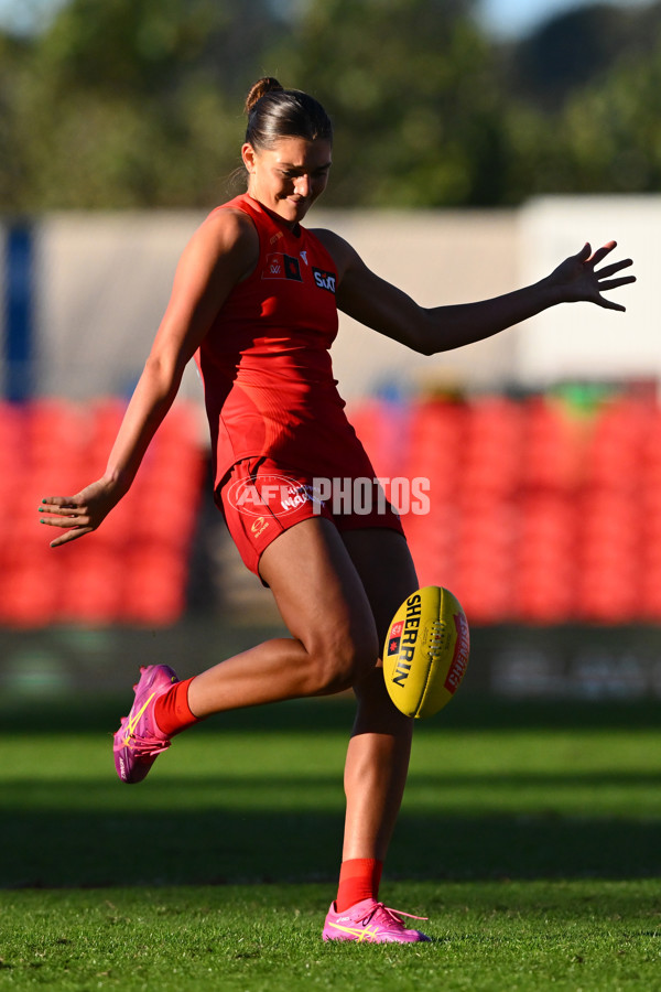 AFLW 2025 Round 02 - Gold Coast v Sydney - A-61681546