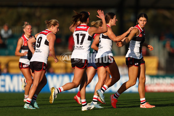 AFLW 2025 Round 02 - Melbourne v St Kilda - A-61682731