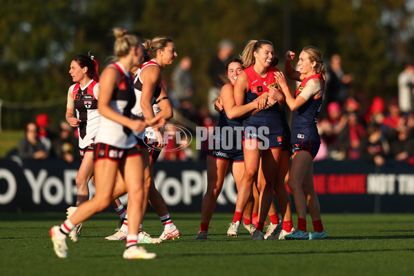 AFLW 2025 Round 02 - Melbourne v St Kilda - A-61682814