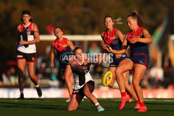 AFLW 2025 Round 02 - Melbourne v St Kilda - A-61685703