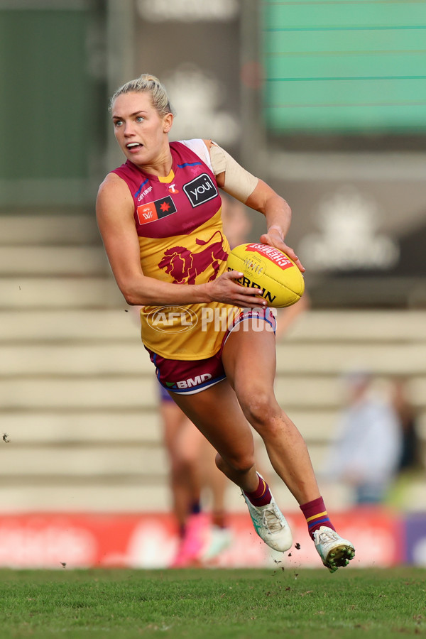 AFLW 2025 Round 02 - Fremantle v Brisbane - A-61695728