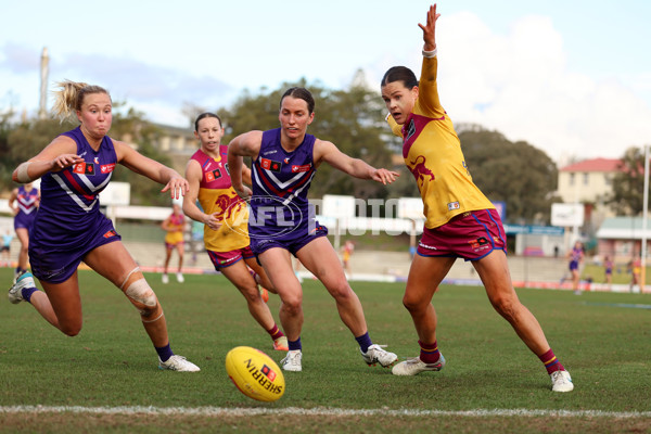 AFLW 2025 Round 02 - Fremantle v Brisbane - A-61695729