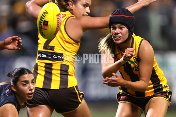 AFLW 2025 Round 02 - Hawthorn v Carlton - A-61697474