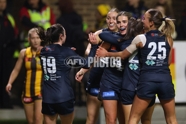 AFLW 2025 Round 02 - Hawthorn v Carlton - A-61700042