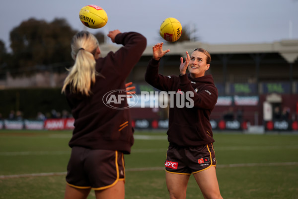 AFLW 2025 Round 02 - Hawthorn v Carlton - A-61707781