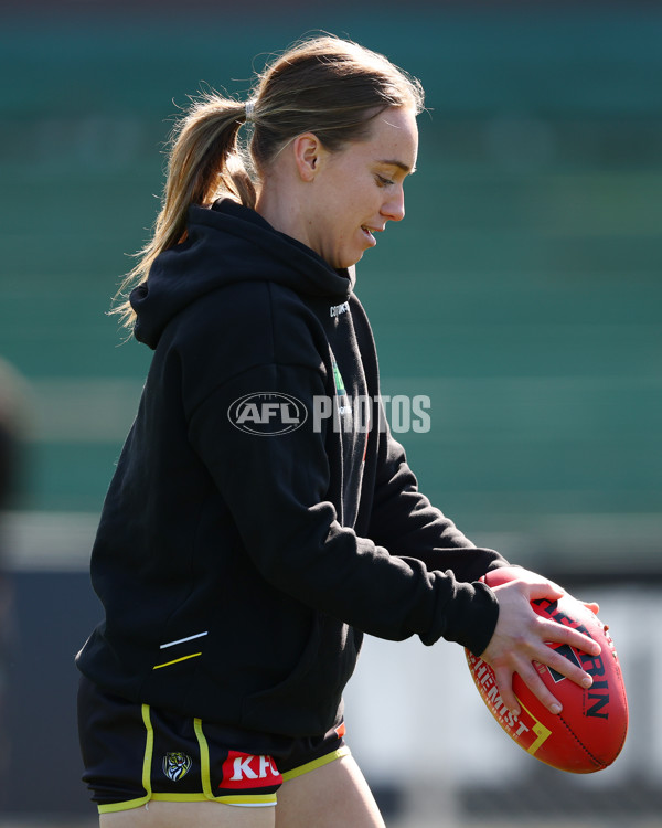 AFLW 2025 Round 02 - Richmond v Western Bulldogs - A-61710574