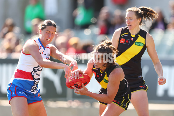 AFLW 2025 Round 02 - Richmond v Western Bulldogs - A-61719218
