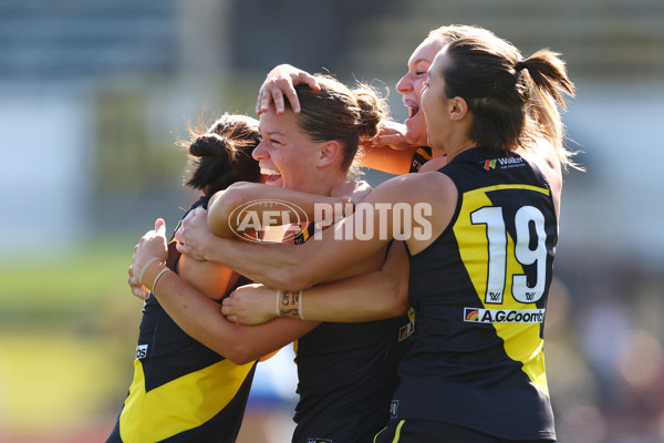 AFLW 2025 Round 02 - Richmond v Western Bulldogs - A-61722565