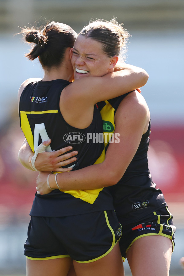 AFLW 2025 Round 02 - Richmond v Western Bulldogs - A-61723950