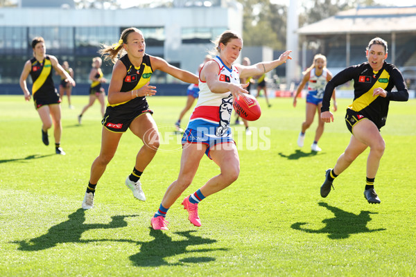AFLW 2025 Round 02 - Richmond v Western Bulldogs - A-61729141