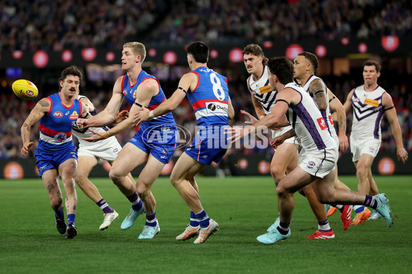 AFL 2025 Round 24 - Western Bulldogs v Fremantle - A-61733149