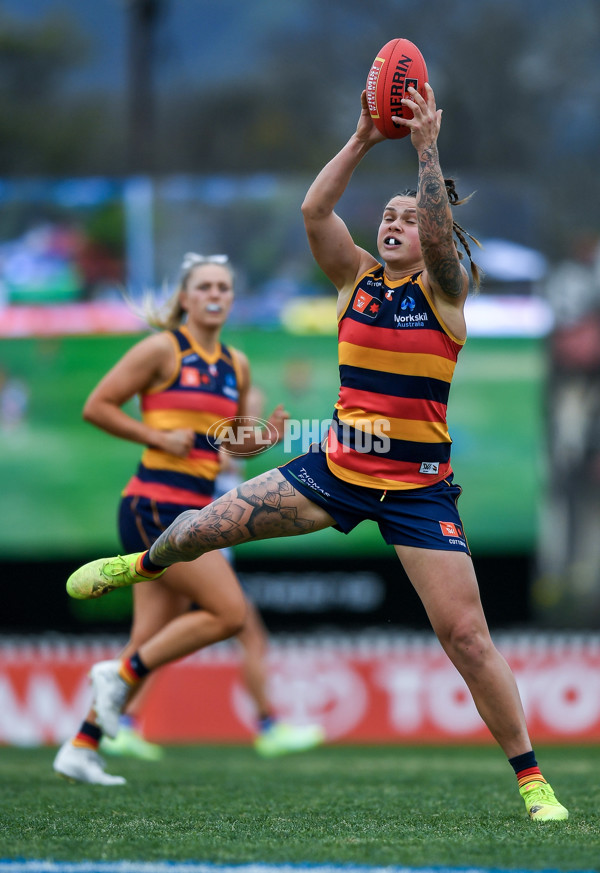 AFLW 2025 Round 02 - Adelaide v Geelong - A-61750792
