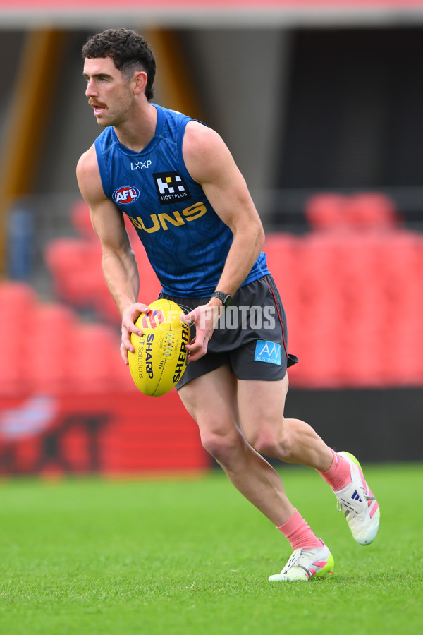 AFL 2025 Training - Gold Coast 260825 - A-61774844