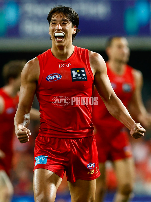 AFL 2025 Round 24 - Gold Coast v Essendon - A-61800435