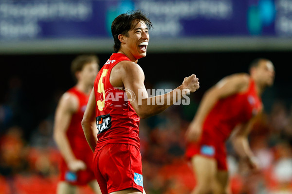 AFL 2025 Round 24 - Gold Coast v Essendon - A-61801014