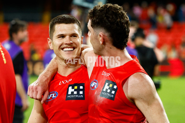 AFL 2025 Round 24 - Gold Coast v Essendon - A-61803425