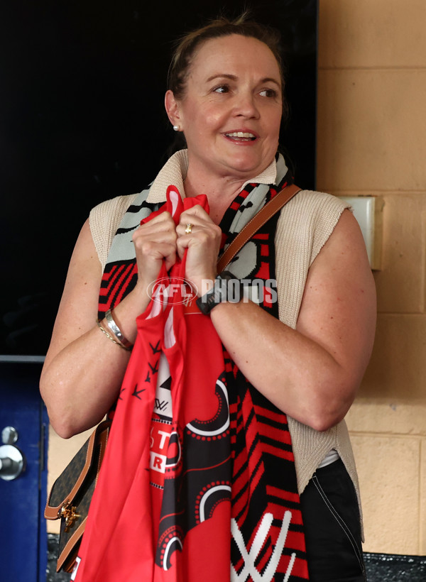 AFLW 2025 Round 03 - Richmond v Essendon - A-61901438
