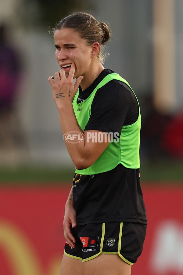 AFLW 2025 Round 03 - Richmond v Essendon - A-61901485