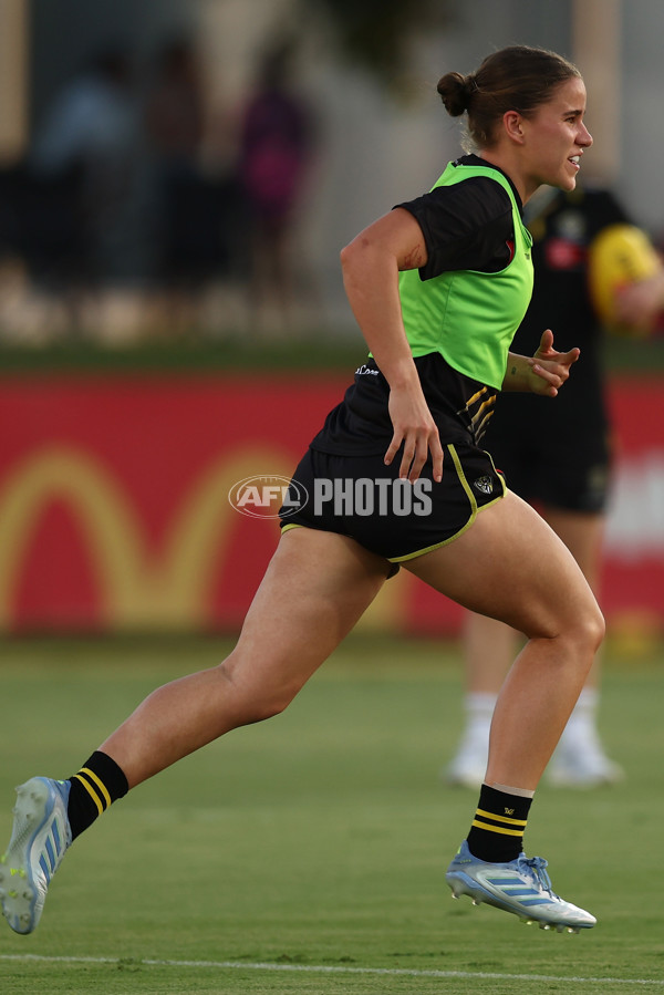 AFLW 2025 Round 03 - Richmond v Essendon - A-61903077