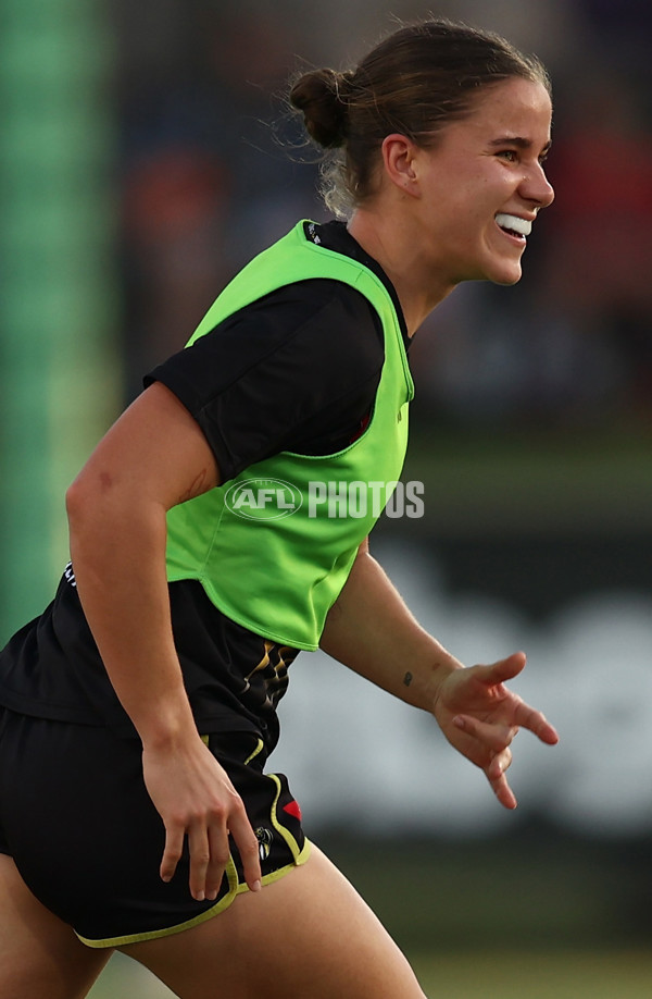AFLW 2025 Round 03 - Richmond v Essendon - A-61921891