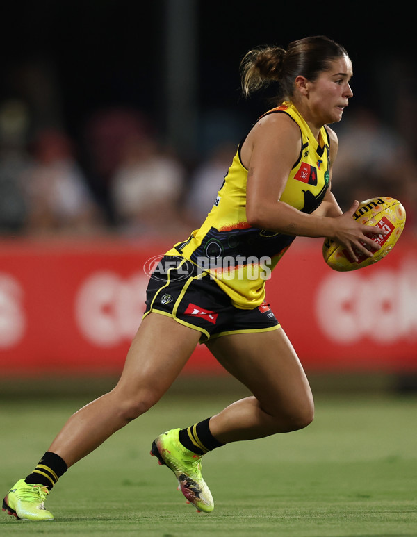 AFLW 2025 Round 03 - Richmond v Essendon - A-61921988