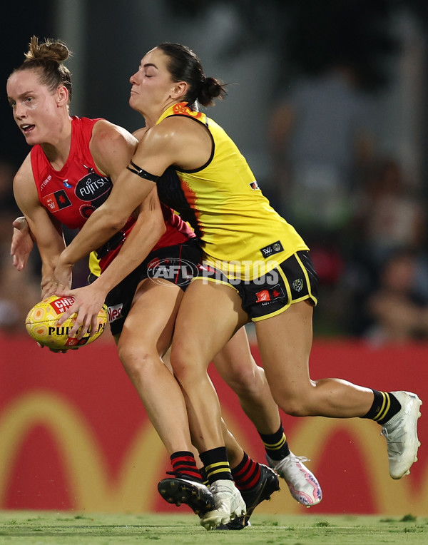 AFLW 2025 Round 03 - Richmond v Essendon - A-61926113