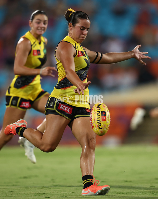AFLW 2025 Round 03 - Richmond v Essendon - A-61926119