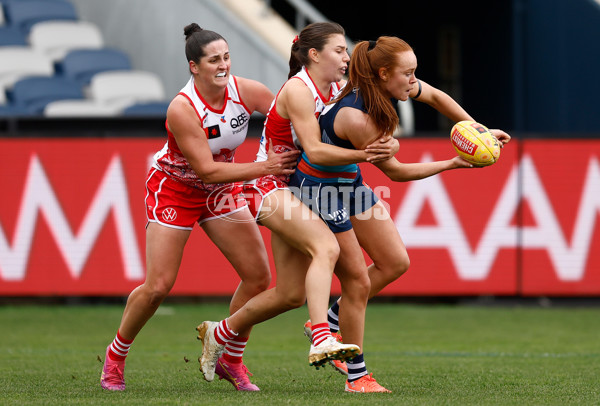 AFLW 2025 Round 03 - Geelong v Sydney - A-62097195