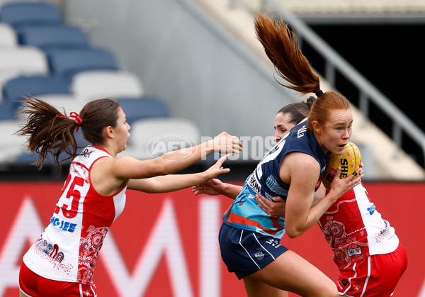 AFLW 2025 Round 03 - Geelong v Sydney - A-62097196