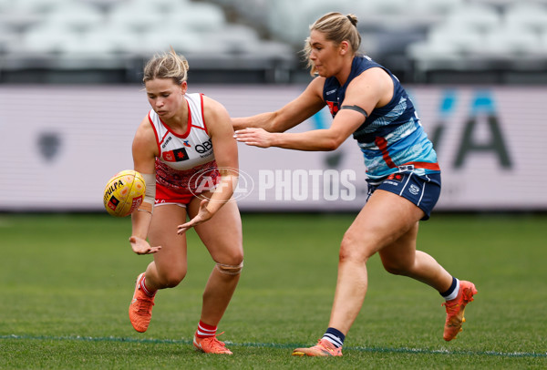 AFLW 2025 Round 03 - Geelong v Sydney - A-62097203