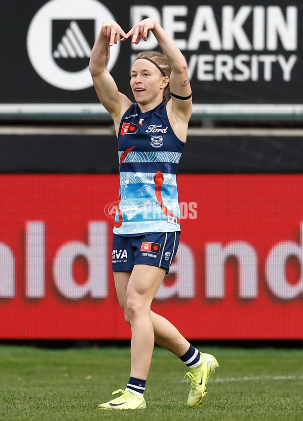 AFLW 2025 Round 03 - Geelong v Sydney - A-62099049